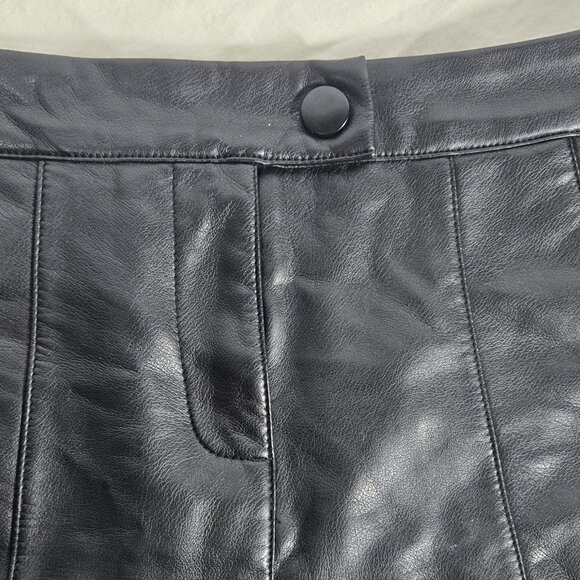 Edikted Ramona High Waist Faux Leather Shorts Womens Medium Black Trendy Vegan - Picture 3 of 11